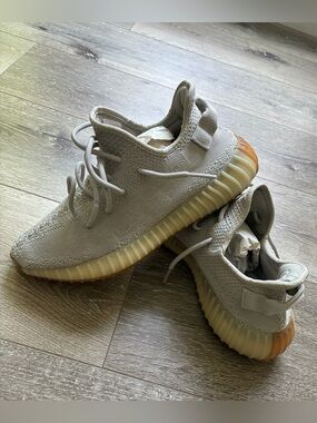 Yeezy Boost 350 V2 Cream White Gum Sole